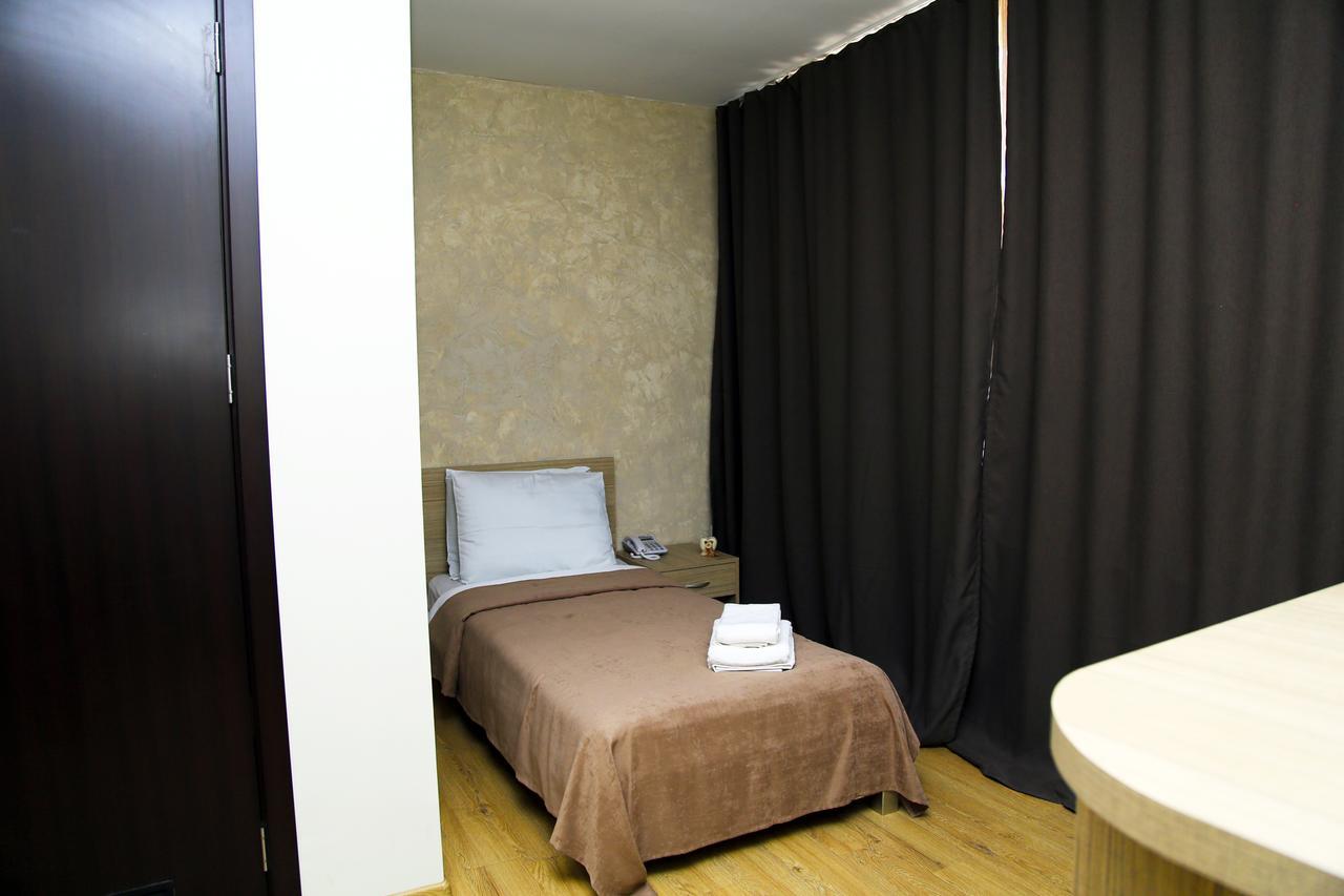 Iveria Hotel Khashuri Esterno foto